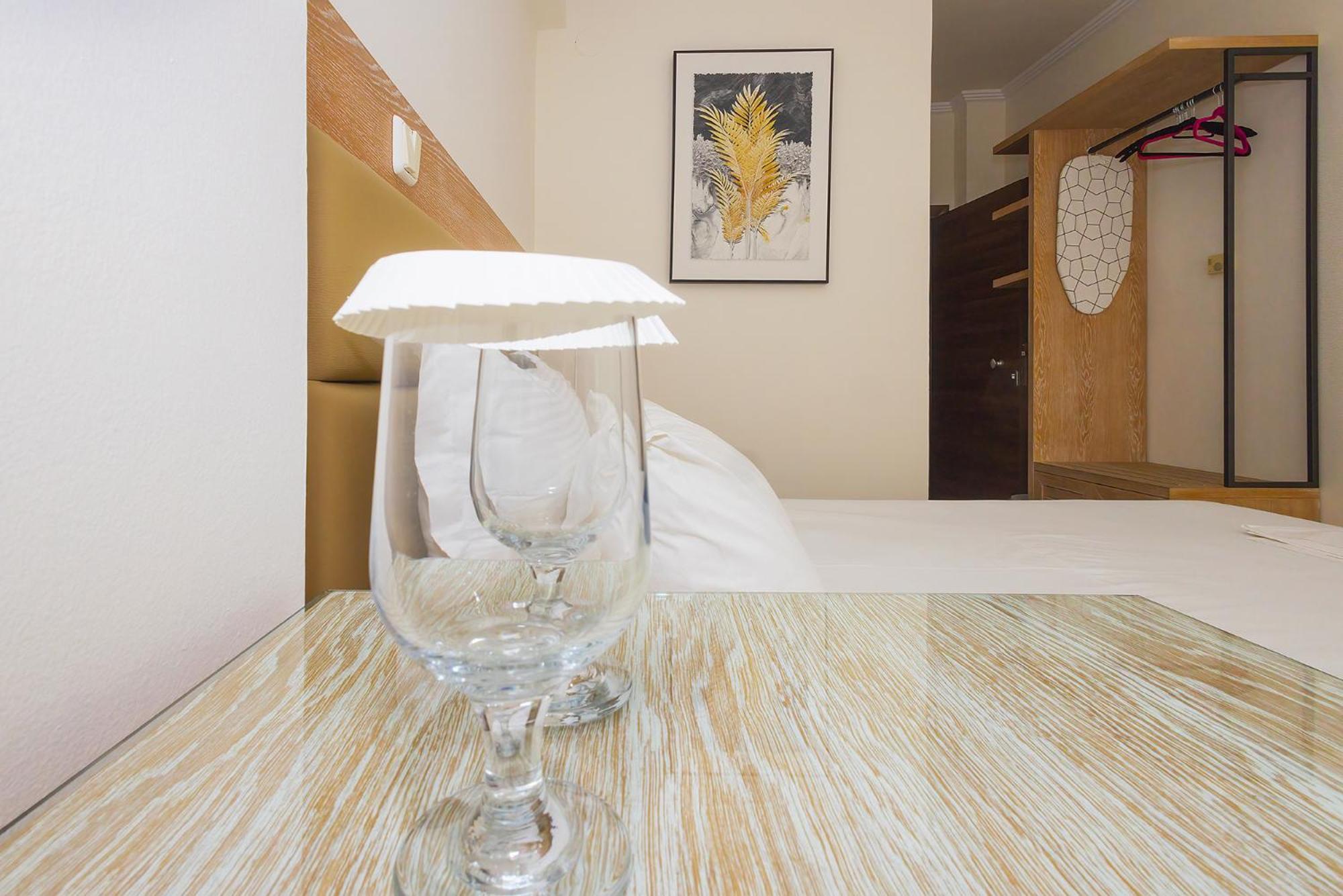 Le Monde Seaview Suites Nea Kallikrateia Exterior photo