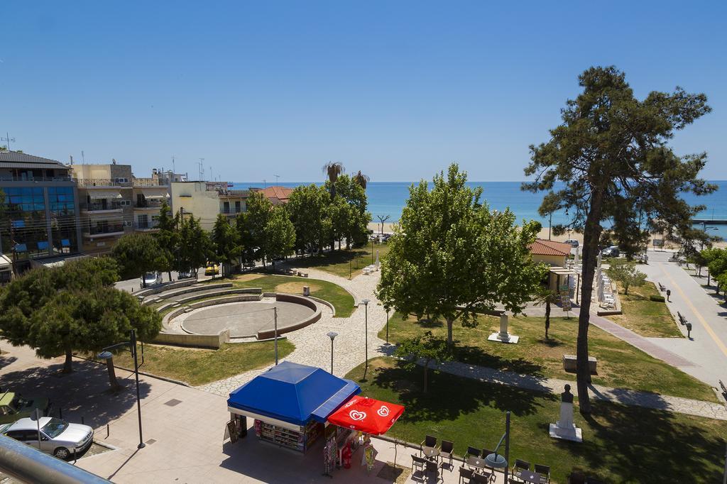 Le Monde Seaview Suites Nea Kallikrateia Exterior photo