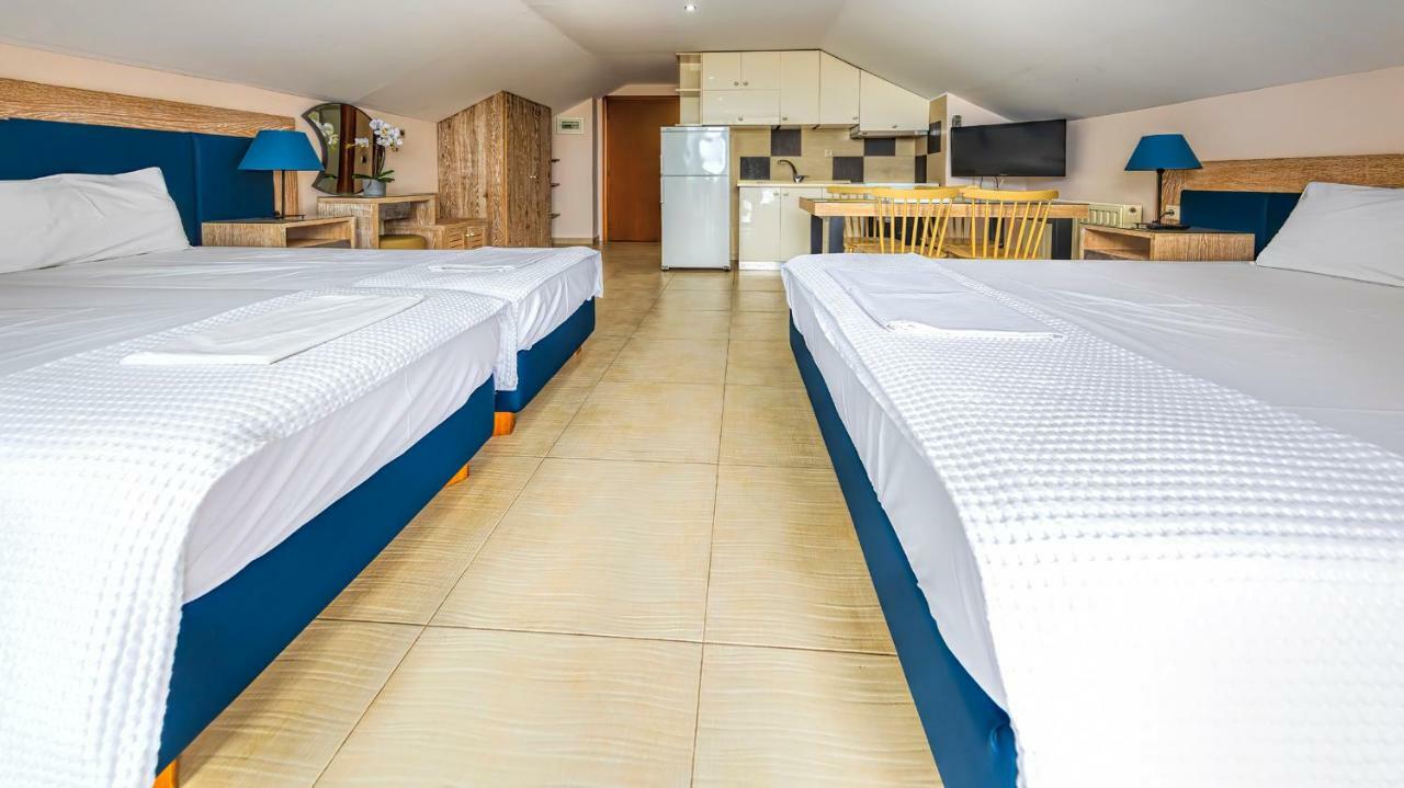 Le Monde Seaview Suites Nea Kallikrateia Exterior photo